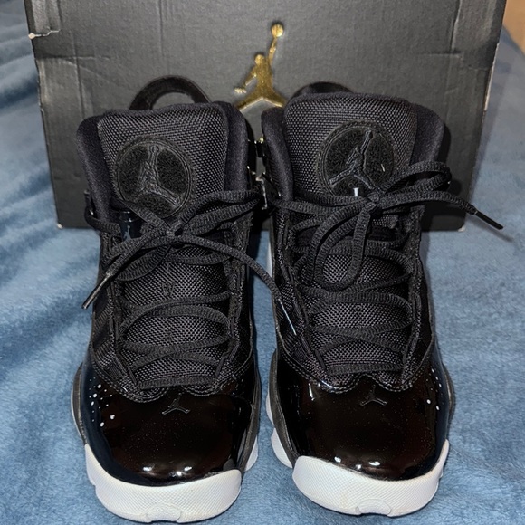 Jordan 6 Rings Black and White Sneakers